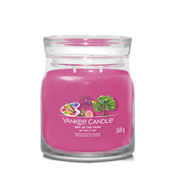 Yankee Signature Art In The Park Medium Jar Candle