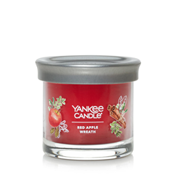 Yankee Signature Red Apple Wreath Small Tumbler Candle