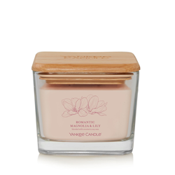 Yankee Well Living Romantic Magnolia & Lily Medium Candle